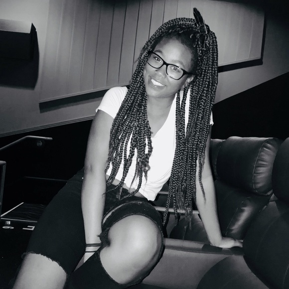 Meet your Posher, Sid - Picture 2 of 3